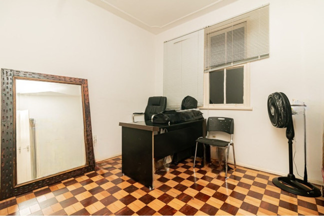 Imagem Imóvel com 2 Quartos à Venda, em Auxiliadora - Porto Alegre Imagem Imóvel com 2 Quartos à Venda, em Auxiliadora - Porto Alegre
