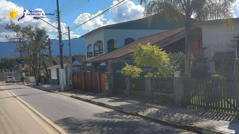 Imagem Casa com 4 Quartos à Venda, 280 m² em Centro - Bertioga