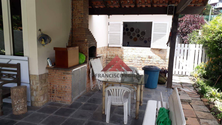 Imagem Casa com 3 Quartos à Venda, 200 m² em Badu - Niterói