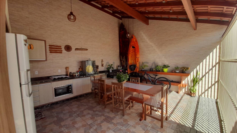 Imagem Casa com 3 Quartos à Venda, 286 m² em Meia Praia - Navegantes
