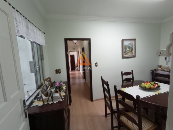 Imagem Casa com 4 Quartos à Venda, 500 m²
