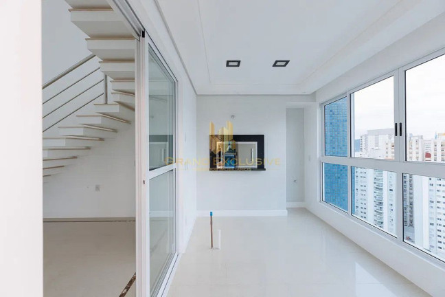 Imagem Apartamento com 2 Quartos à Venda, 252 m² em Centro - Balneário Camboriú Imagem Apartamento com 2 Quartos à Venda, 252 m² em Centro - Balneário Camboriú