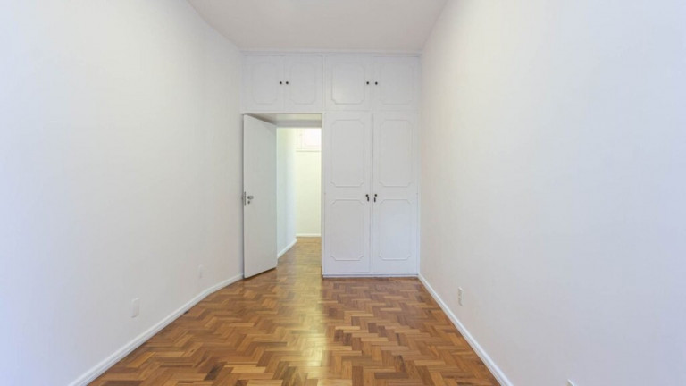 Imagem Imóvel com 3 Quartos à Venda, 135 m² em Copacabana - Rio De Janeiro Imagem Imóvel com 3 Quartos à Venda, 135 m² em Copacabana - Rio De Janeiro