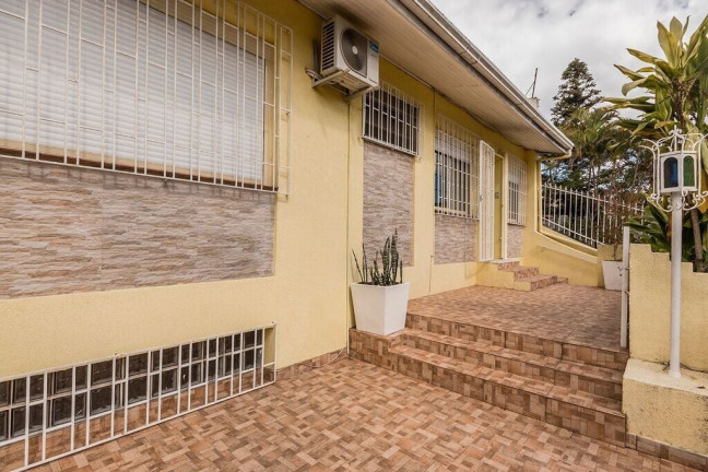 Imagem Casa com 4 Quartos à Venda, 205 m² em Chácara Das Pedras - Porto Alegre Imagem Casa com 4 Quartos à Venda, 205 m² em Chácara Das Pedras - Porto Alegre