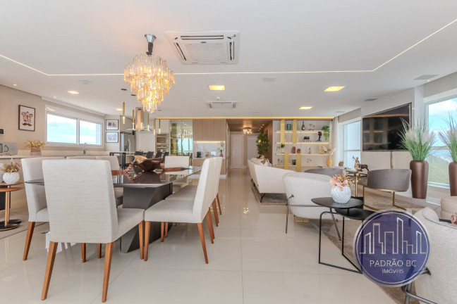 Imagem Apartamento com 4 Quartos à Venda, 310 m² em Centro - Balneário Camboriú Imagem Apartamento com 4 Quartos à Venda, 310 m² em Centro - Balneário Camboriú
