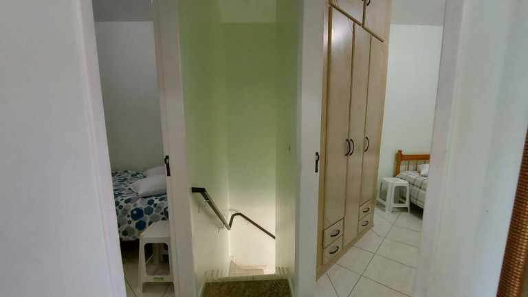 Imagem Casa com 4 Quartos para Temporada, 140 m² em Bombas - Bombinhas Imagem Casa com 4 Quartos para Temporada, 140 m² em Bombas - Bombinhas
