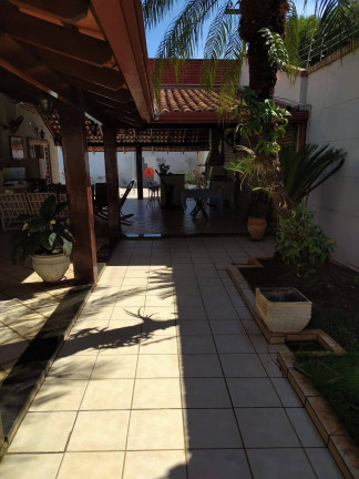 Imagem Casa com 3 Quartos à Venda, 377 m² em Lixeira - Cuiabá Imagem Casa com 3 Quartos à Venda, 377 m² em Lixeira - Cuiabá