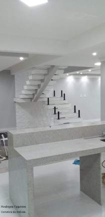 Imagem Sobrado com 4 Quartos à Venda, 215 m² em Residencial Morumbí - Poços De Caldas