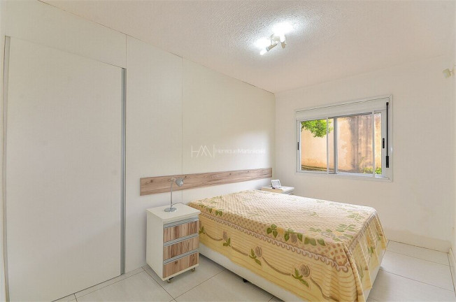 Imagem Casa com 4 Quartos à Venda, 307 m² em São Lourenço - Curitiba
