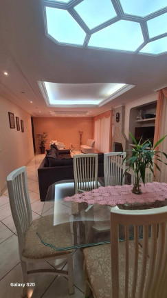 Imagem Chácara com 3 Quartos à Venda, 1.975 m² em Caxambú - Jundiaí Imagem Chácara com 3 Quartos à Venda, 1.975 m² em Caxambú - Jundiaí