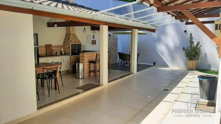 Imagem Casa com 4 Quartos à Venda, 202 m² em Tijuca - Teresópolis Imagem Casa com 4 Quartos à Venda, 202 m² em Tijuca - Teresópolis