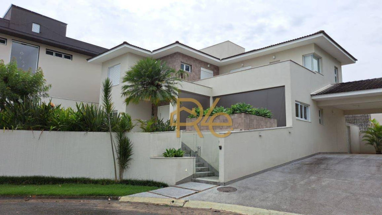 Casa com 4 Quartos à Venda, 370 m² em Golf Village - Carapicuíba