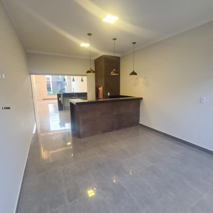 Imagem Casa com 3 Quartos à Venda, 170 m² em Lívia Iii - Botucatu