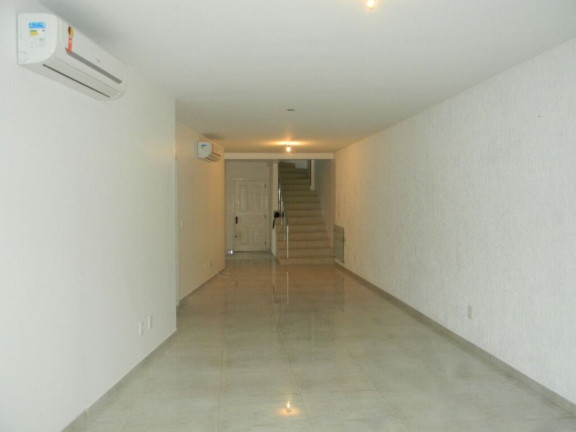 Imagem Imóvel com 3 Quartos à Venda, 228 m² em Passo Da Areia - Porto Alegre Imagem Imóvel com 3 Quartos à Venda, 228 m² em Passo Da Areia - Porto Alegre