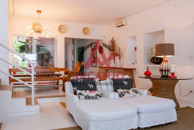 Imagem Casa com 6 Quartos à Venda, 800 m² em Praia Da Cocanha - Caraguatatuba Imagem Casa com 6 Quartos à Venda, 800 m² em Praia Da Cocanha - Caraguatatuba