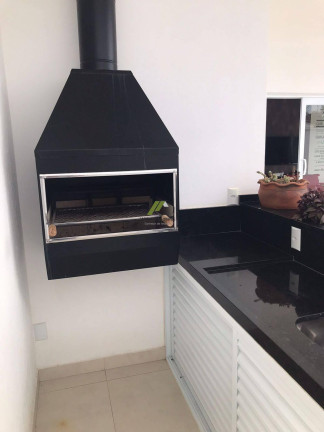 Imagem Casa de Condomínio com 3 Quartos à Venda, 220 m²