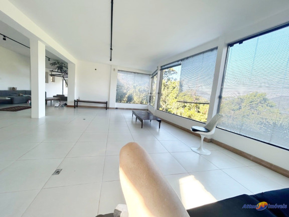 Imagem Casa com 3 Quartos à Venda, 252 m² em Soberbo - Teresópolis