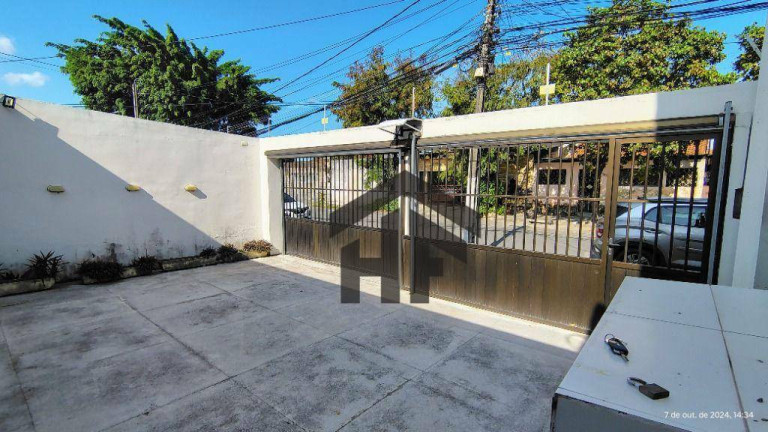 Casa com 7 Quartos à Venda ou Locação, 248 m² em Imbiribeira - Recife