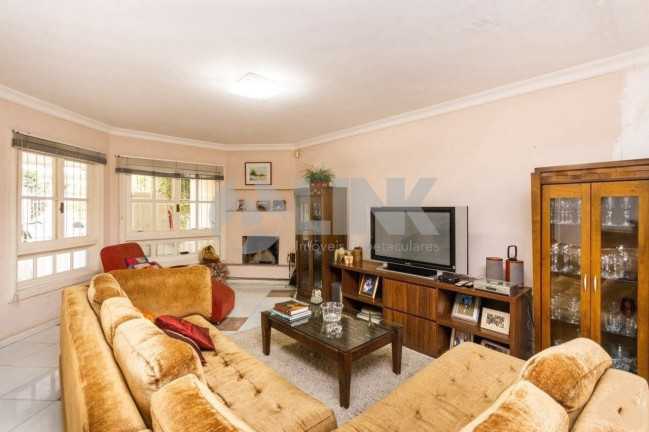 Casa com 3 Quartos à Venda, 285 m² em Jardim Itu - Porto Alegre