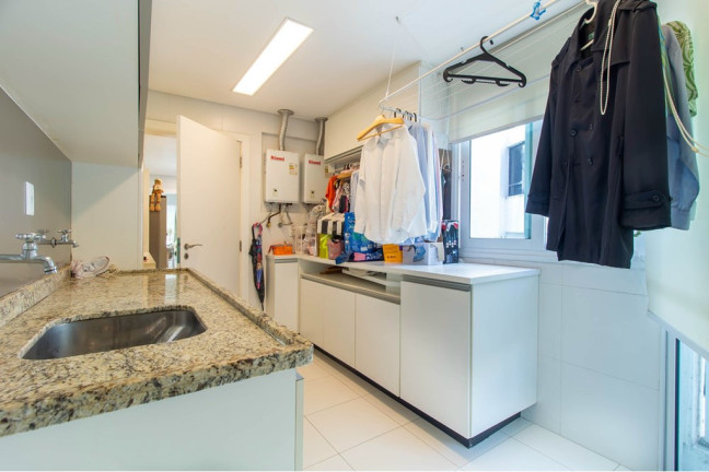 Imagem Apartamento com 3 Quartos à Venda, 257 m² em Real Parque - São Paulo