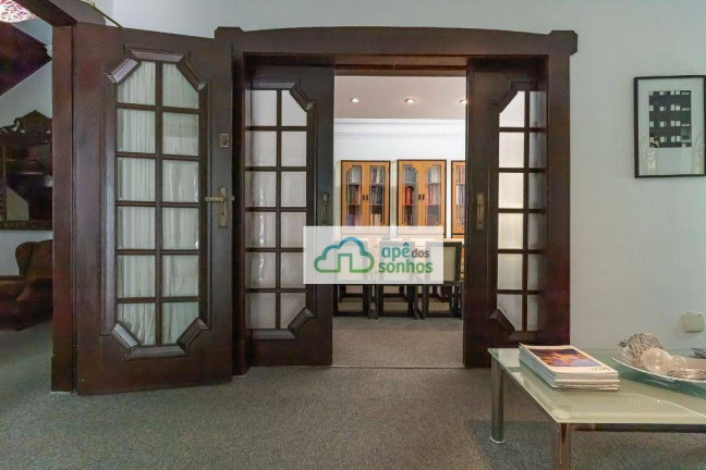Imagem Casa com 12 Quartos à Venda, 520 m² em Pacaembu - São Paulo Imagem Casa com 12 Quartos à Venda, 520 m² em Pacaembu - São Paulo