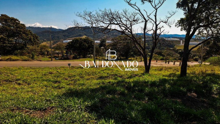 Imagem Terreno à Venda, 300 m² em Centro - Extrema Imagem Terreno à Venda, 300 m² em Centro - Extrema