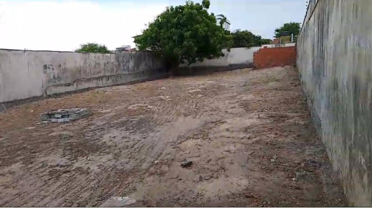 Imagem Terreno à Venda, 663 m² em De Lourdes - Fortaleza