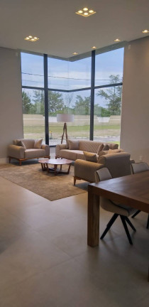 Imagem Casa com 4 Quartos à Venda, 600 m² em Atlântida Sul - Osório Imagem Casa com 4 Quartos à Venda, 600 m² em Atlântida Sul - Osório