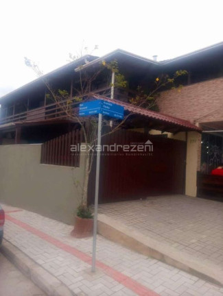 Casa com 4 Quartos para Temporada,  em Bombas - Bombinhas