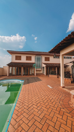 Sobrado com 4 Quartos à Venda,  em Vila Flores - Franca