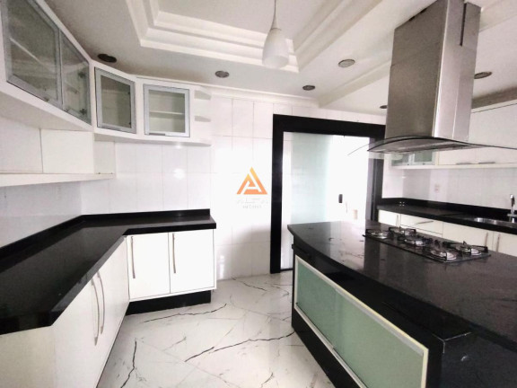 Imagem Apartamento com 4 Quartos à Venda, 223 m²
