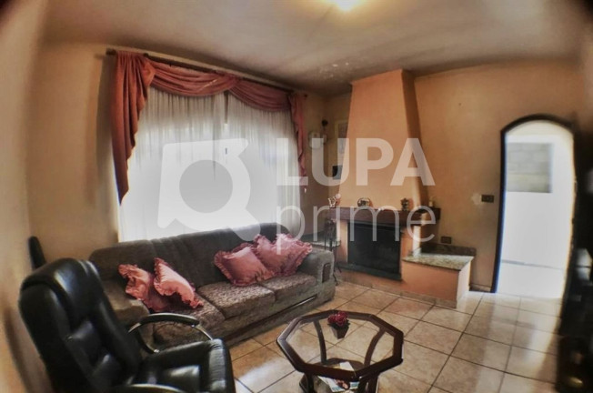 Casa com 5 Quartos para Alugar, 241 m² em Tremembé - São Paulo