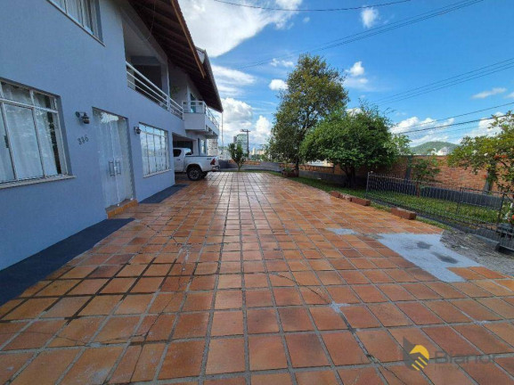 Imagem Casa com 8 Quartos à Venda, 350 m² em Bom Retiro - Blumenau Imagem Casa com 8 Quartos à Venda, 350 m² em Bom Retiro - Blumenau