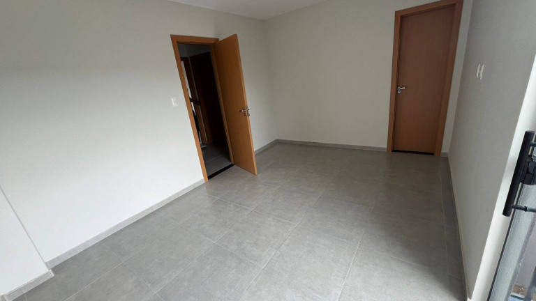 Imagem Apartamento com 3 Quartos à Venda, 200 m² em Papagaio - Feira De Santana