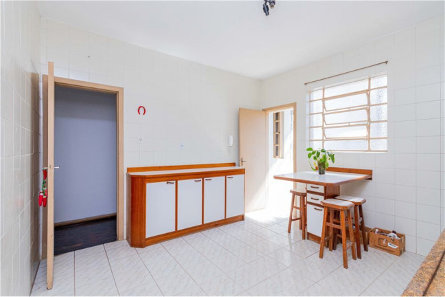Imagem Imóvel com 2 Quartos à Venda, em Rio Branco - Porto Alegre Imagem Imóvel com 2 Quartos à Venda, em Rio Branco - Porto Alegre