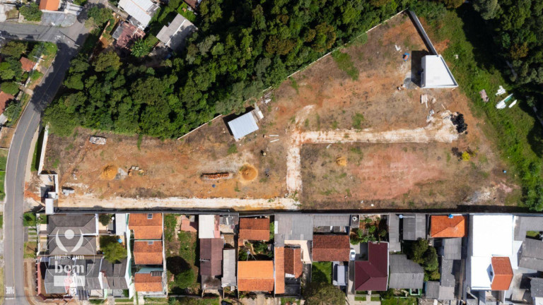 Terreno à Venda, 202 m² em Santa Cândida - Curitiba