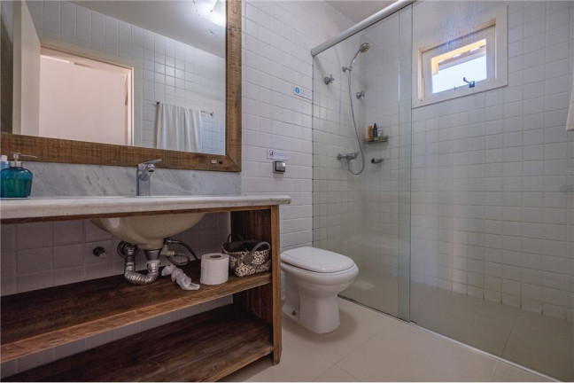 Imagem Casa com 5 Quartos à Venda, em Lagoa Da Conceição - Florianópolis Imagem Casa com 5 Quartos à Venda, em Lagoa Da Conceição - Florianópolis