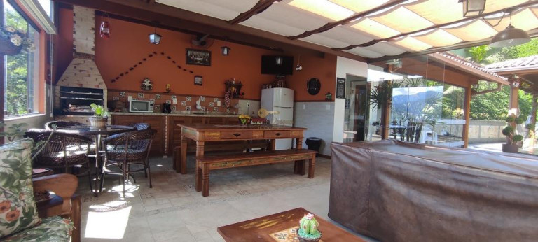 Imagem Casa com 2 Quartos à Venda, 1.192 m² em Albuquerque - Teresópolis