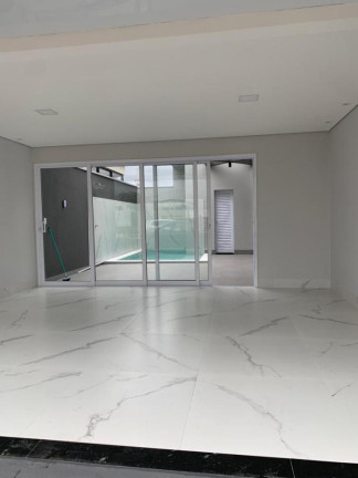 Imagem Casa com 3 Quartos à Venda, 250 m² em Condomínio Primor Das Torres - Cuiabá Imagem Casa com 3 Quartos à Venda, 250 m² em Condomínio Primor Das Torres - Cuiabá