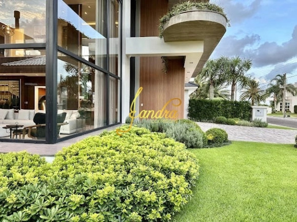 Imagem Casa de Condomínio com 5 Quartos à Venda, 595 m² em Zona Nova - Capão Da Canoa