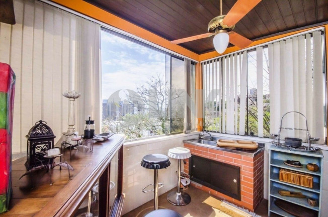 Imagem Imóvel com 3 Quartos à Venda, 207 m² em Menino Deus - Porto Alegre Imagem Imóvel com 3 Quartos à Venda, 207 m² em Menino Deus - Porto Alegre