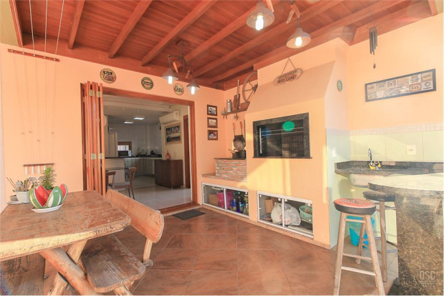 Imagem Casa com 3 Quartos à Venda, em Guarujá - Porto Alegre Imagem Casa com 3 Quartos à Venda, em Guarujá - Porto Alegre