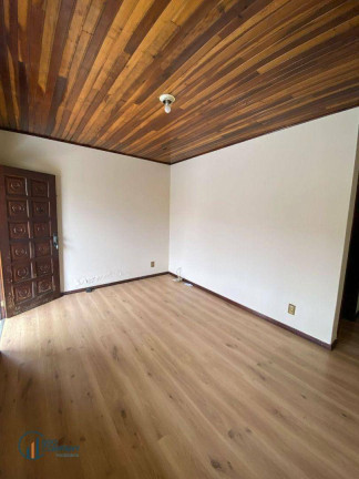 Imagem Casa com 3 Quartos para Alugar, 160 m² em Centro - Irati Imagem Casa com 3 Quartos para Alugar, 160 m² em Centro - Irati