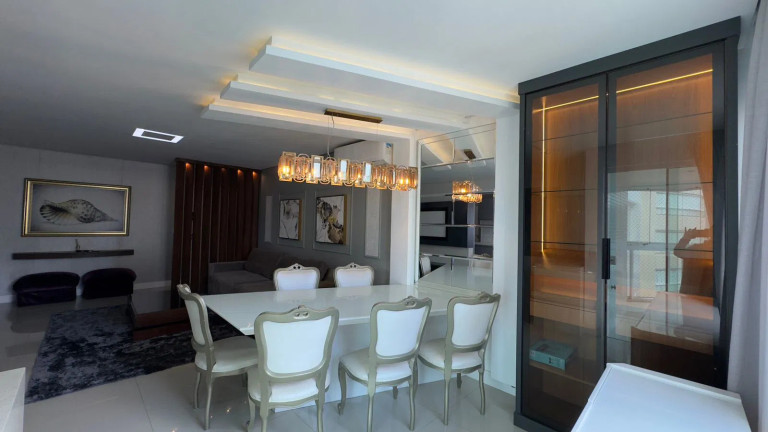 Imagem Apartamento com 3 Quartos à Venda, 132 m² em Centro - Balneário Camboriú Imagem Apartamento com 3 Quartos à Venda, 132 m² em Centro - Balneário Camboriú