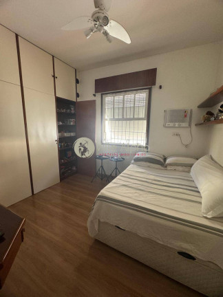Imagem Casa com 3 Quartos à Venda, 225 m² em Embare - Santos Imagem Casa com 3 Quartos à Venda, 225 m² em Embare - Santos