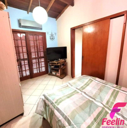 Imagem Casa com 4 Quartos à Venda, 150 m² em Rio Tavares - Florianópolis Imagem Casa com 4 Quartos à Venda, 150 m² em Rio Tavares - Florianópolis