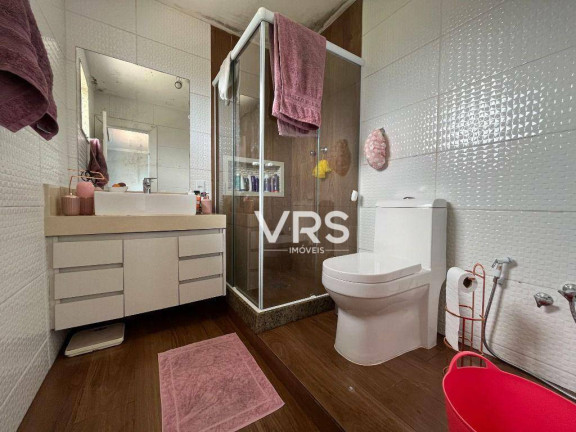 Imagem Casa com 3 Quartos à Venda, 142 m² em Parque São Luiz - Teresópolis