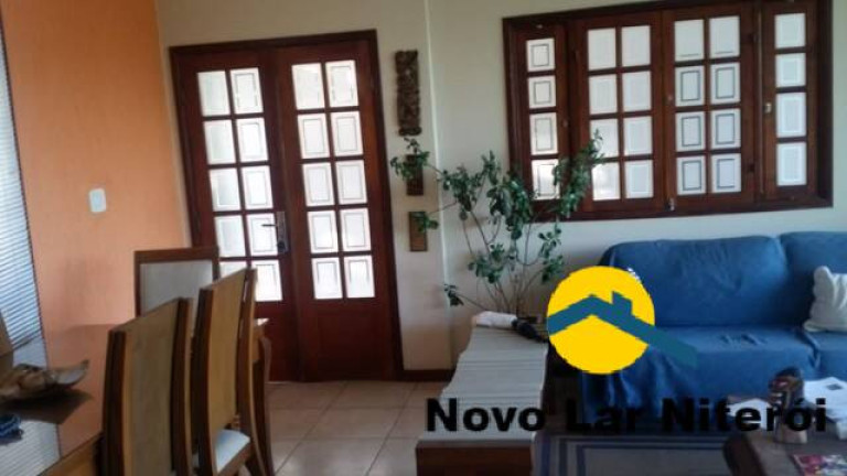 Casa com 4 Quartos à Venda, 234 m² em Maria Paula - São Gonçalo