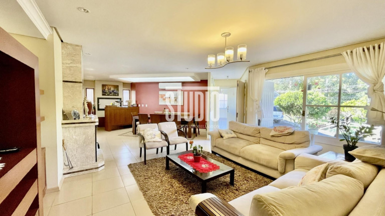Imagem Casa com 3 Quartos à Venda, 3.000 m² em Centro - Garibaldi Imagem Casa com 3 Quartos à Venda, 3.000 m² em Centro - Garibaldi