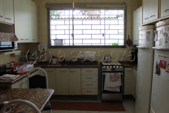 Imagem Casa com 3 Quartos à Venda, 360 m² em Trindade - Florianópolis Imagem Casa com 3 Quartos à Venda, 360 m² em Trindade - Florianópolis